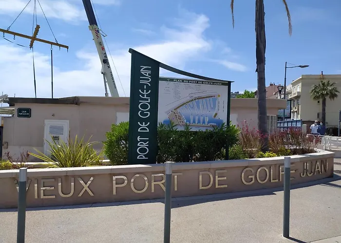 Au coeur de Golfe-Juan proche des plages